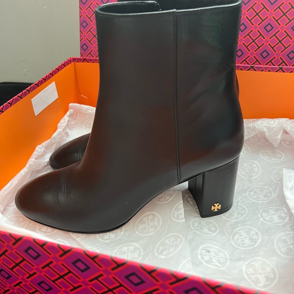 NEW IN BOX- Tory Burch Brooke booties